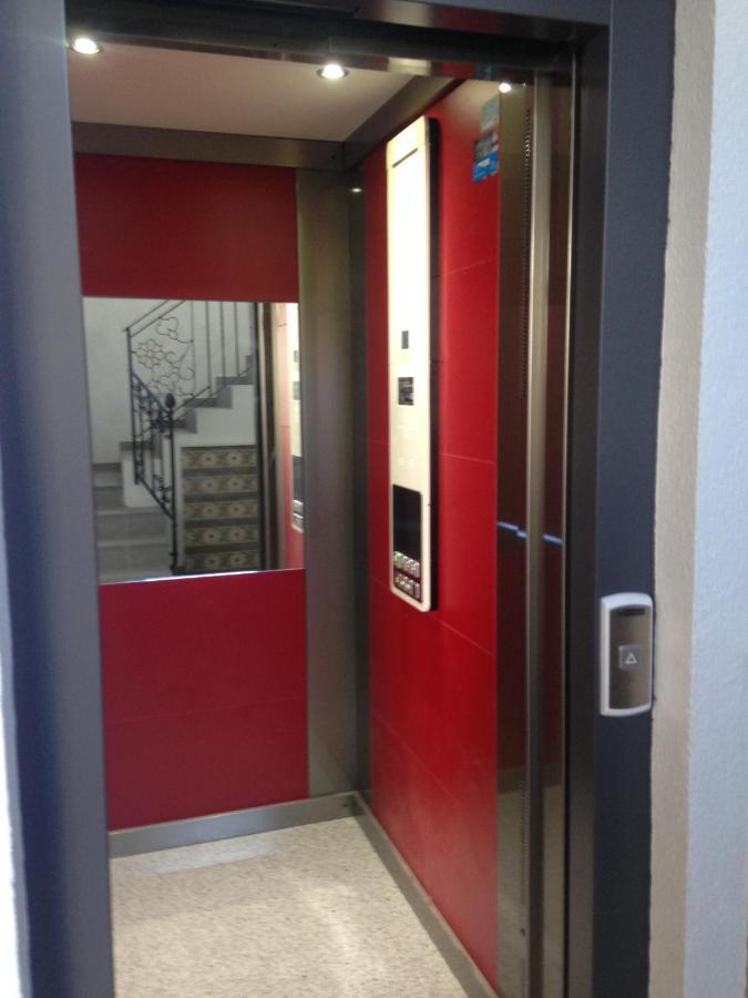 Fonda Comerc Estudio Doble Torroella de Montgrí Exterior foto